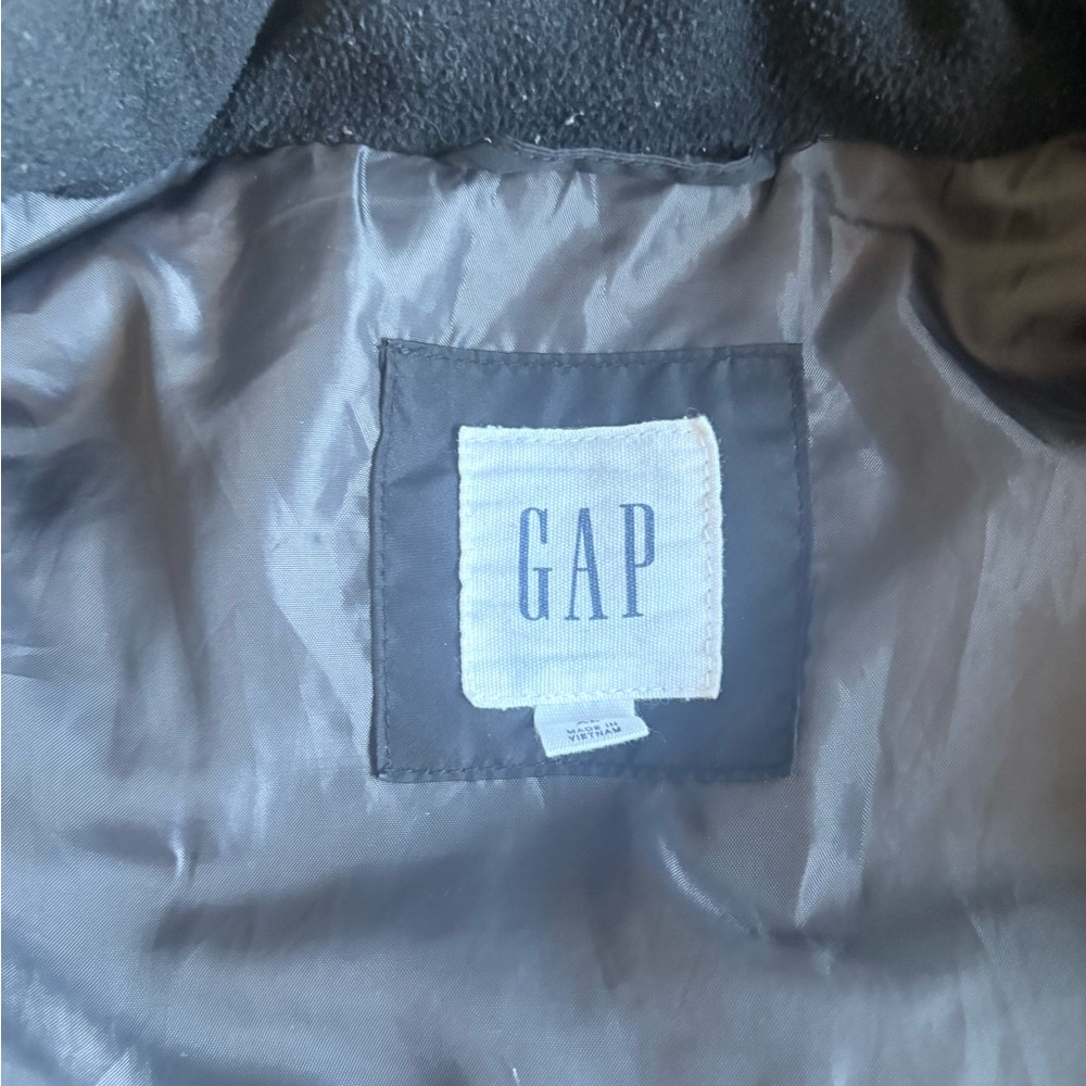 GAP Charcoal Quilted Vest - Picture 3 of 6